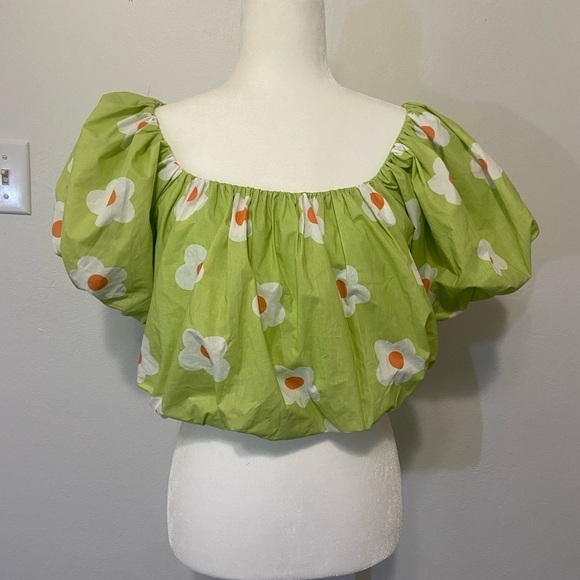 Easel women's medium bright green daisy print billowing crop top NWT - Picture 2 of 8